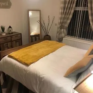 Lovely Ground Floor With Easy Parking. Apartment Belfast